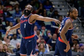 网页版包含赛前NBA总决赛焦点战，新奥尔良鹈鹕回应争议，信心回归，赛程密集仍需轮换的词条